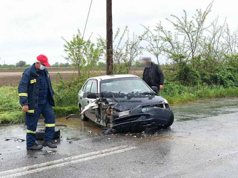 Τροχαίο με υλικές ζημιές έξω από την Αλεξάνδρεια