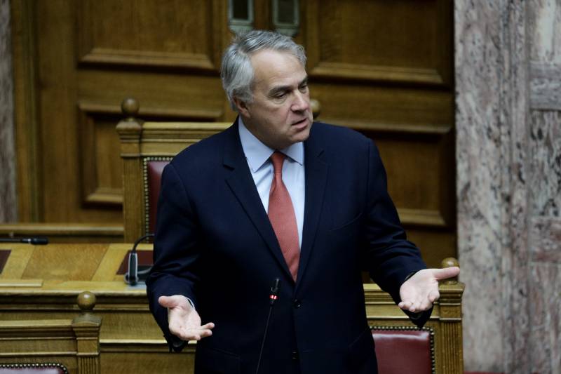 Ο Μάκης Βορίδης μετατρέπει το αδίκημα βασανισμού των ζώων σε κακούργημα