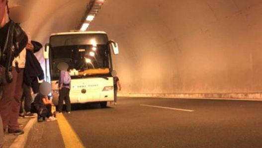 Βλάβη τουριστικού λεωφορείου που μετέφερε επιβάτες από τη Βέροια στην Κοζάνη μέσα σε τούνελ της Εγνατίας