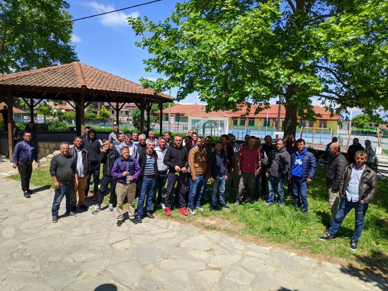 Απεργούν οι εργάτες γης στην Αγία Μαρίνα – Διεκδικούν μεροκάματο 30 ευρώ (βίντεο)