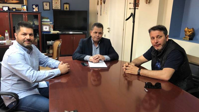 Οι επαγγελματίες της εστίασης συναντήθηκαν με τον Αντιπεριφερειάρχη
