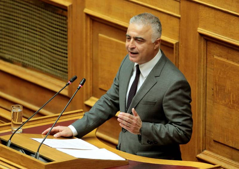 Στήριξε το Κοινωνικό Παντοπωλείο του δήμου Αλεξάνδρειας ο Λάζαρος Τσαβδαρίδης