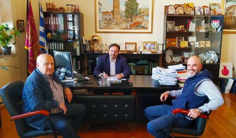 Ξεκινά έργο αποκατάστασης τομών στο οδικό δίκτυο του δήμου Βέροιας