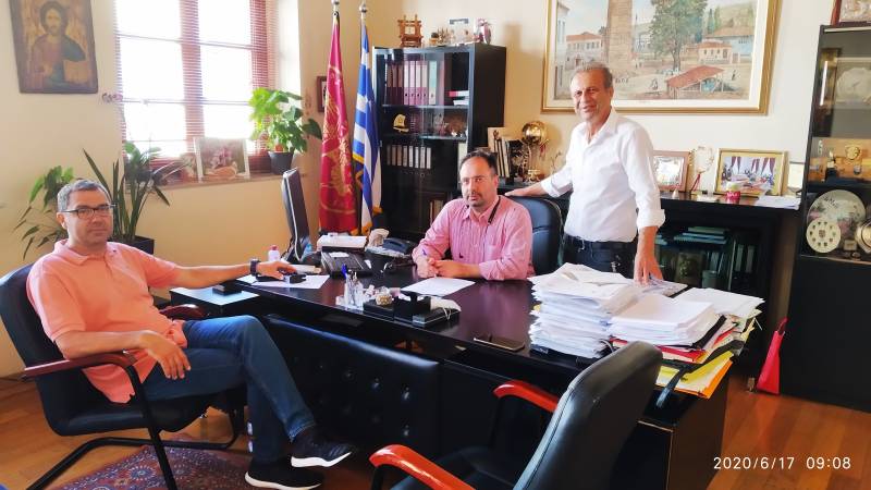 Συμβάσεις για έργα αγροτικής οδοποιίας υπέγραψε ο Δήμαρχος Βέροιας