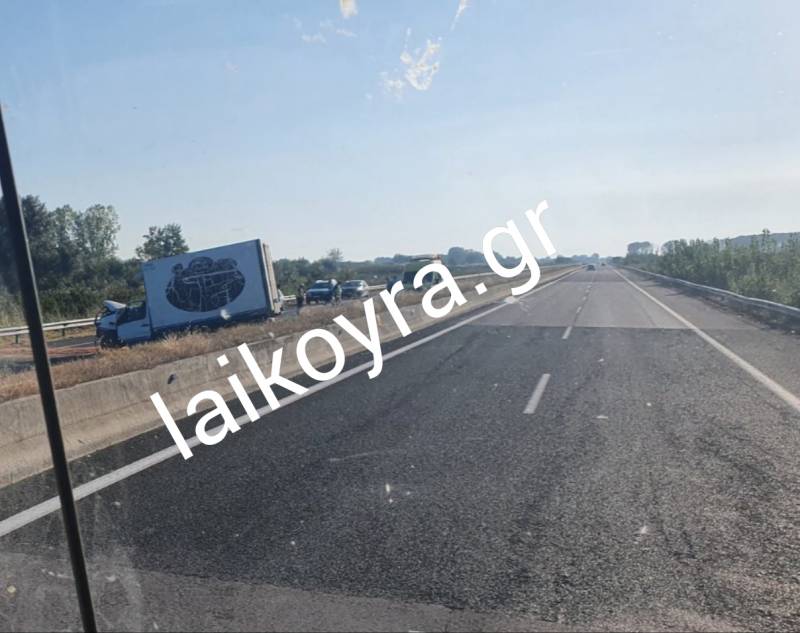 Κλειστό για τρεις ώρες τμήμα της Εγνατίας στο ύψος της Αλεξάνδρειας λόγω τροχαίου
