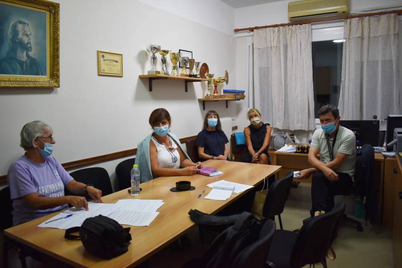 Συνάντηση Φρόσως Καρασαρλίδου με γονείς και εκπαιδευτική κοινότητα