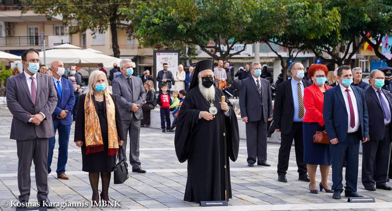 Με εκκλησιασμό και κατάθεση στεφάνων τιμήθηκε στην Βέροια η εθνική επέτειος της 28ης Οκτωβρίου