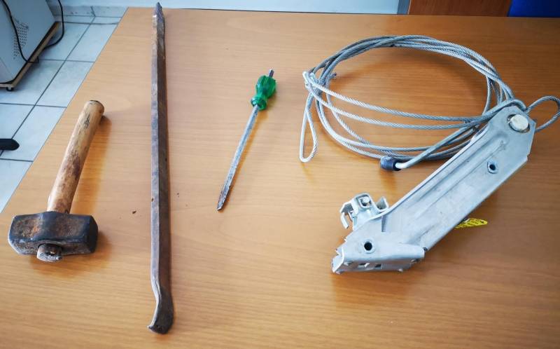 Παραβίασαν υποσταθμό τηλεπικοινωνιών σε περιοχή της Ημαθίας και αφαίρεσαν καλώδια χαλκού