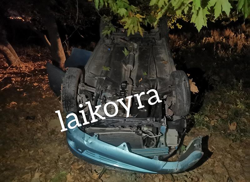 ΙΧ έπεσε σε γκρεμό όταν λύθηκε το χειρόφρενο – Επέβαιναν 5 νεαρά άτομα