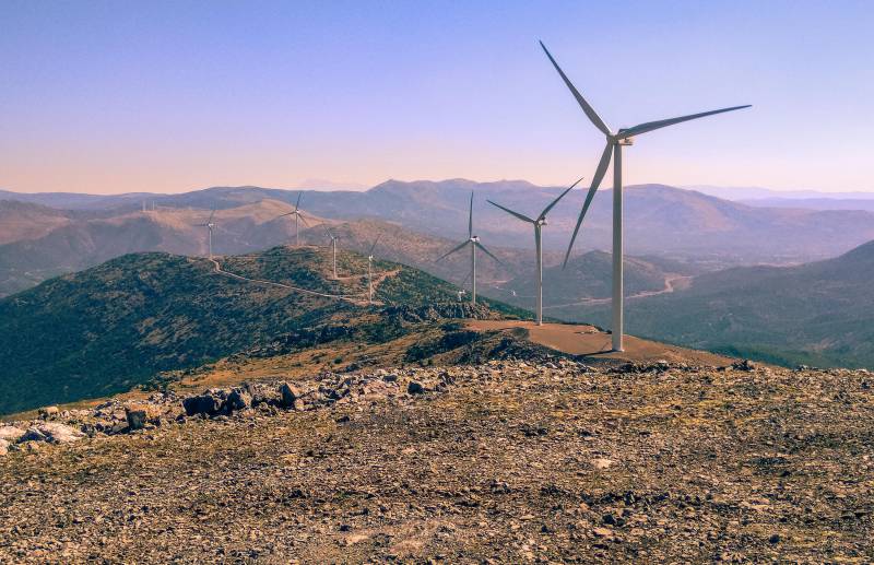 Αιολική και ηλιακή ενέργεια: Το πιο φθηνό ρεύμα στις περισσότερες χώρες του πλανήτη