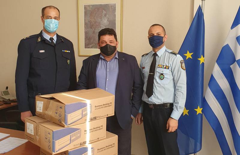 Δωρεά τριών υπολογιστών στο Αστυνομικό Τμήμα Βέροιας