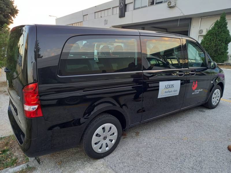 Δωρεά μικρού λεωφορείου εννέα θέσεων στην Πρωτοβουλία για το Παιδί