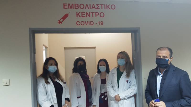 Το εμβολιαστικό κέντρο και την διαδικασία εμβολιασμού παρουσίασε στα ΜΜΕ ο διοικητής του Νοσοκομείου Βέροιας (βίντεο)