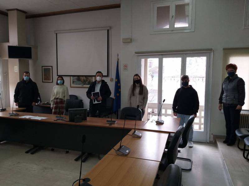 Συνάντηση Δημάρχου με νέες και νέους που θα εκπροσωπήσουν το Δήμο Νάουσας στη δράση «Βαδίζοντας στα Αχνάρια του 1821»