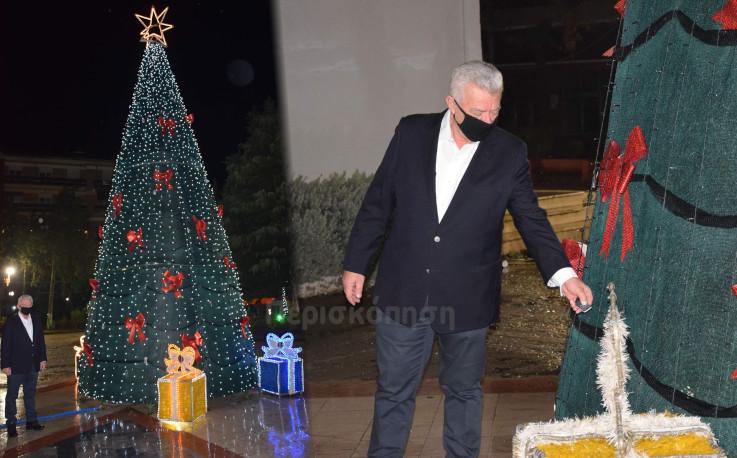 Άναψε το Χριστουγεννιάτικο δέντρο της Αλεξάνδρειας ο Π. Γκυρίνης