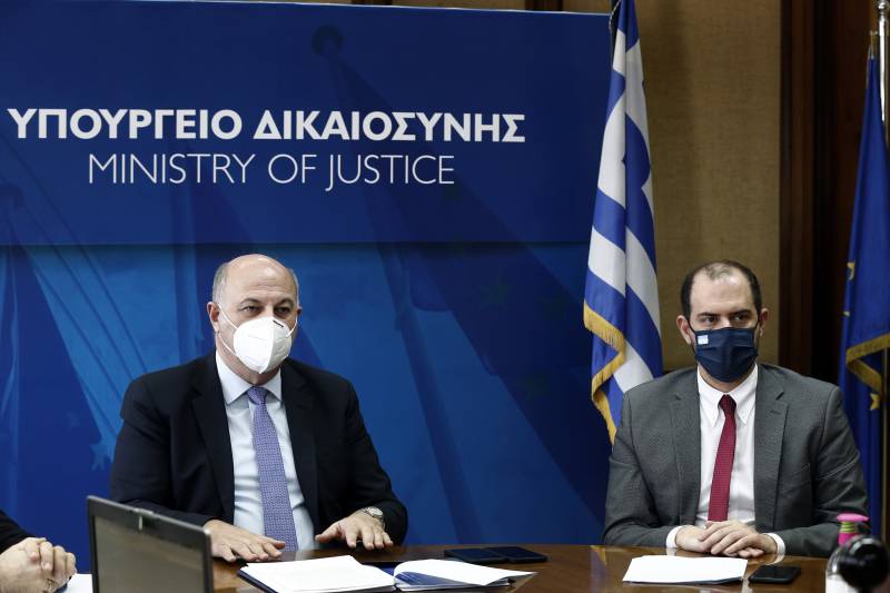 Παρουσιάστηκε το νομοσχέδιο του Υπουργείου Δικαιοσύνης για τη μεταρρύθμιση των διατάξεων που αφορούν στις σχέσεις γονέων – τέκνων