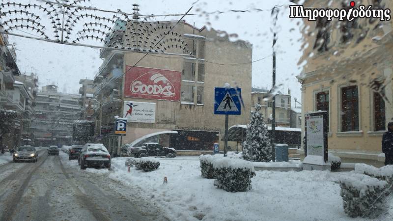 Βέροια: Πορεία στο χιόνι – Στην “κατάψυξη” η πόλη (φωτογραφίες και βίντεο)