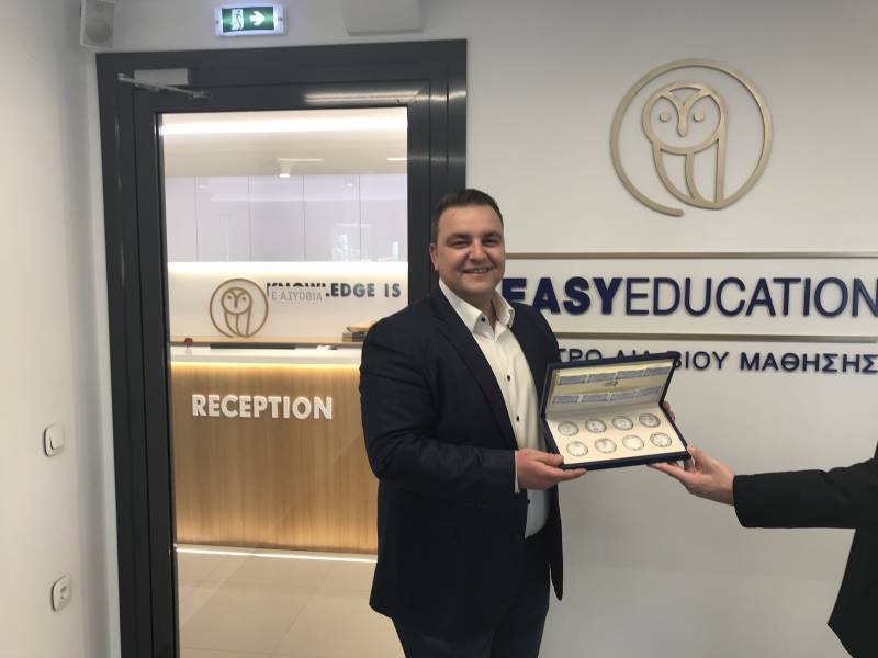 Τα κέντρα Easy Education στηρίζουν το έργο της Επιτροπής «Ελλάδα 2021»