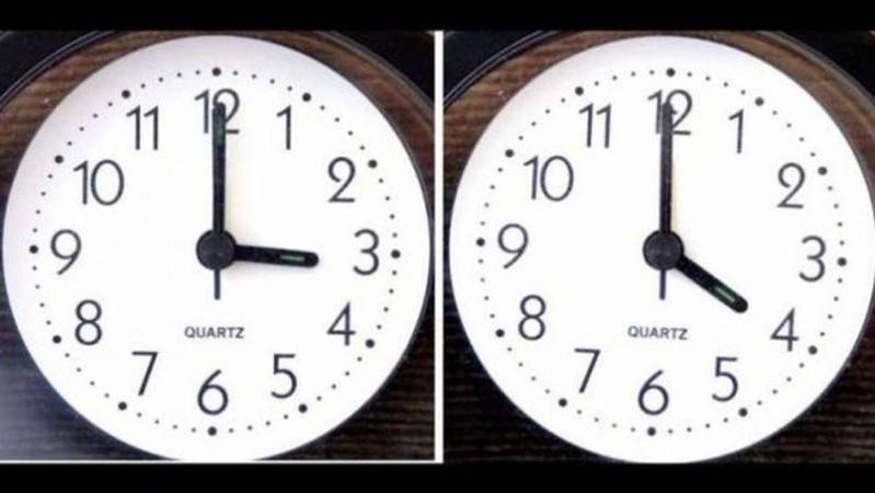 Μια ώρα μπροστά τα ρολόγια την Κυριακή