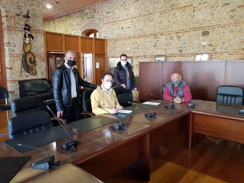 Σύμβαση για κατεδάφιση επικίνδυνων και αυθαίρετων κτισμάτων υπέγραψε ο δήμος Βέροιας