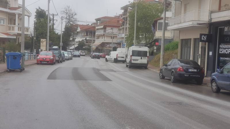 Αυτοκίνητο παρέσυρε και τραυμάτισε γυναίκα στην οδό Πιερίων στην Βέροια