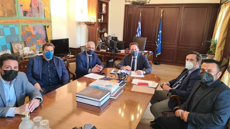 Συνάντηση Δημάρχου Νάουσας με συνεργάτες του Πρωθυπουργού για την στήριξη της εταιρείας Βαραβαρέσος Α.Ε. και των πληγέντων αγροτών