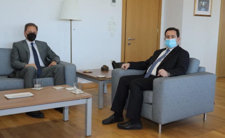Νομοθετική πρωτοβουλία για μόνιμη λύση στη μετάκληση εργατών γης από τρίτες χώρες