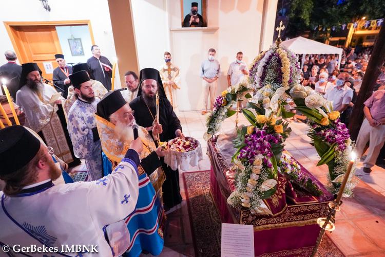 Με λαμπρότητα τα Εγκώμια της Υπεραγίας Θεοτόκου στη Νάουσα (Φωτογραφίες)