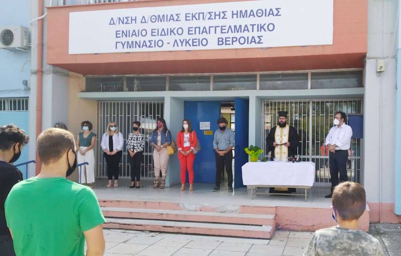 Στο Ειδικό Επαγγελματικό Γυμνάσιο – Λύκειο και στο 1ο ΓΕΛ ο δήμαρχος Βέροιας