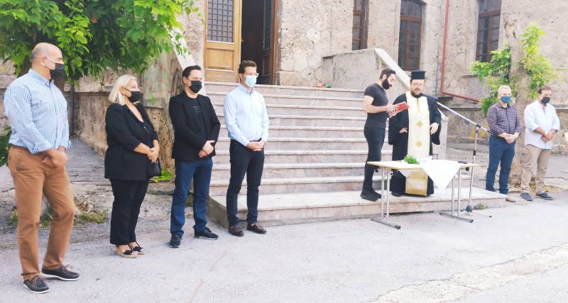 Στον αγιασμό των 1ου-2ου Δημοτικού ο δήμαρχος Νάουσας