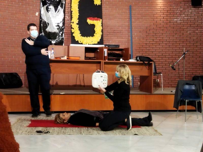 Σεμινάριο με θέμα τις πρώτες βοήθειες και την χρήση απινιδωτή πραγματοποίησαν οι σύλλογοι του 5ου Δημοτικού Βέροιας