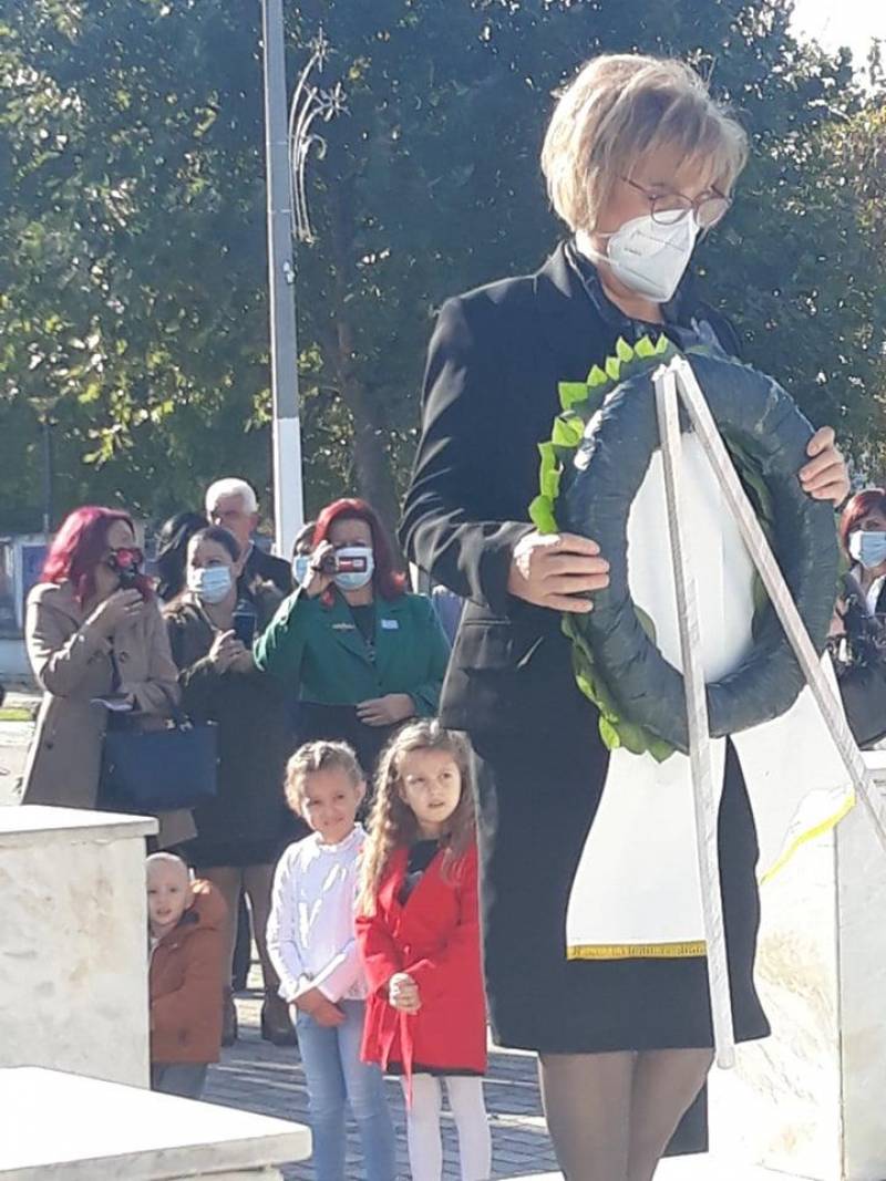 Κατάθεση στεφάνων στον Άγιο Γεώργιο
