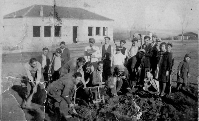 Πρόοδος είναι να χτίζεις Σχολεία κι όχι να τα συνθλίβεις…
