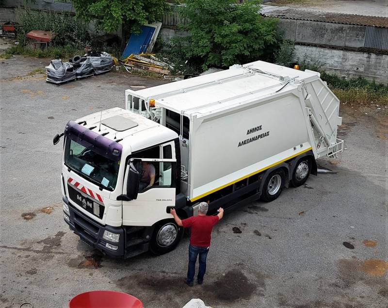 Χρηματοδότηση στον δήμο Αλεξάνδρειας για προμήθεια απορριμματοφόρου από το Υπουργείο Μετανάστευσης