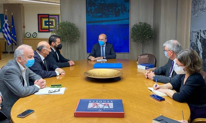 Χατζηδάκης: Σύντομα η λύση για τις συντάξεις των ομογενών