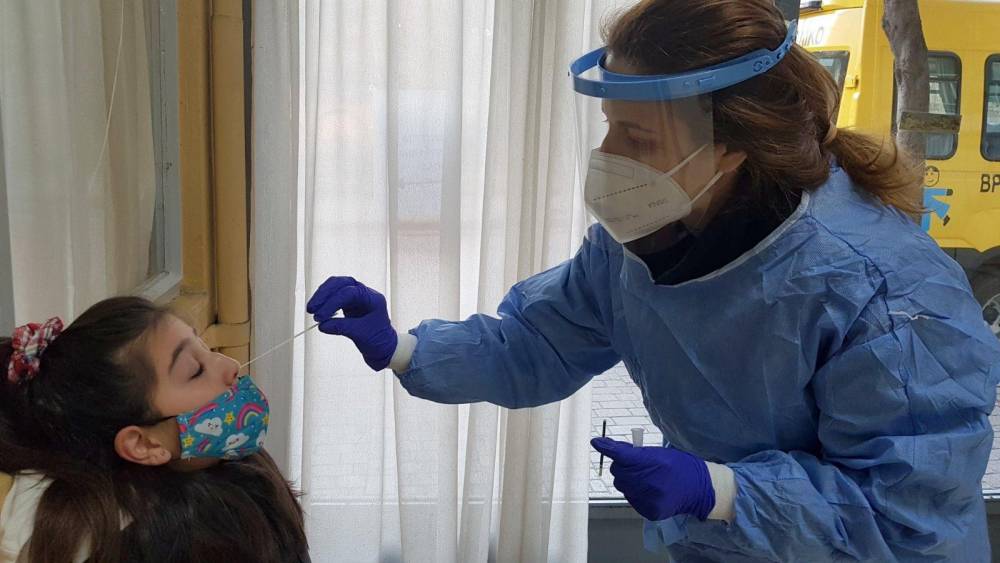 Αύξηση παρουσιάζει η θετικότητα για γρίπη, μείωση για κορονοϊό