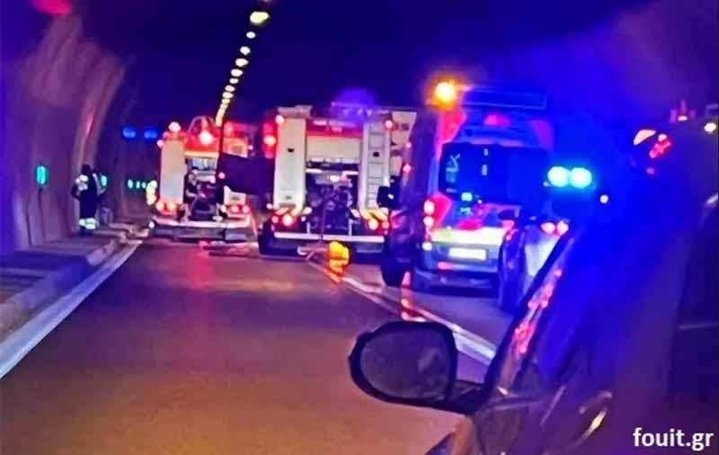 Ημαθία: Φορτηγό πήρε φωτιά στο 1ο τούνελ προς Πολύμυλο