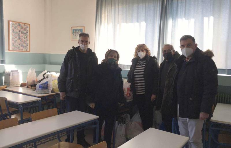Μαθητές δημοτικού και λυκείου συγκέντρωσαν τρόφιμα και παιχνίδια για τις οικογένειες του Ομίλου Προστασίας Παιδιού Βέροιας