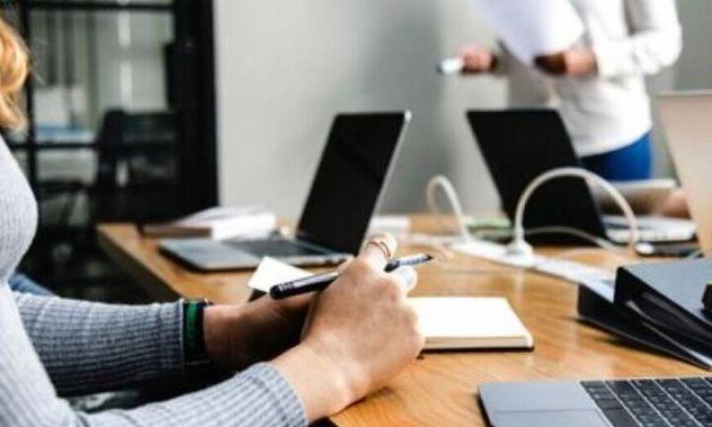 Πώς θα εφαρμοστούν οι αναστολές συμβάσεων εργασίας για τον Ιανουάριο 2022