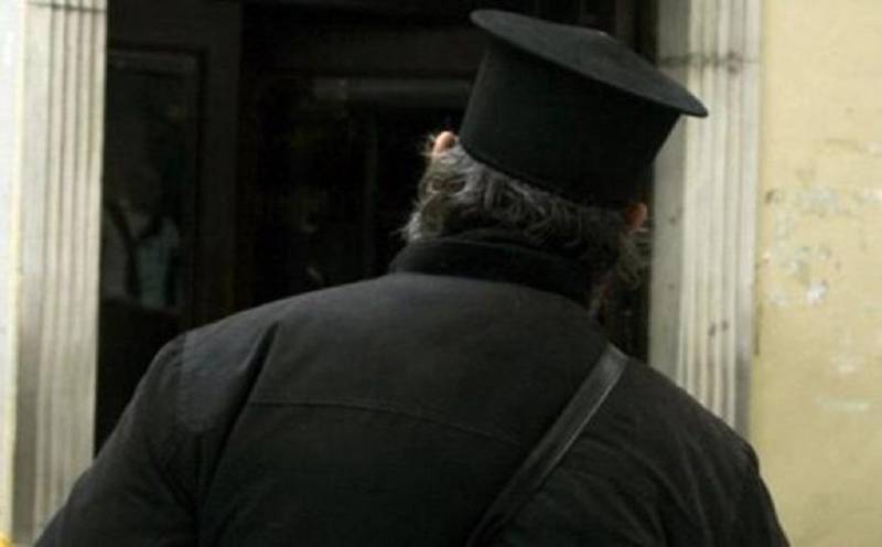 Ημαθία: Πρόστιμο σε ιερέα που επέτρεψε την είσοδο πιστών χωρίς πιστοποιητικά