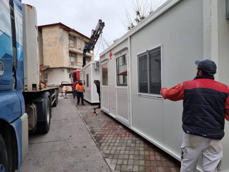 Δυο οικίσκους για παροχή ιατρικής φροντίδα παρέλαβε το Νοσοκομείο Νάουσας