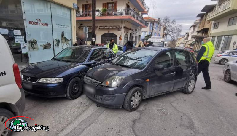 Βέροια: Καραμπόλα στην οδό Κεντρικής