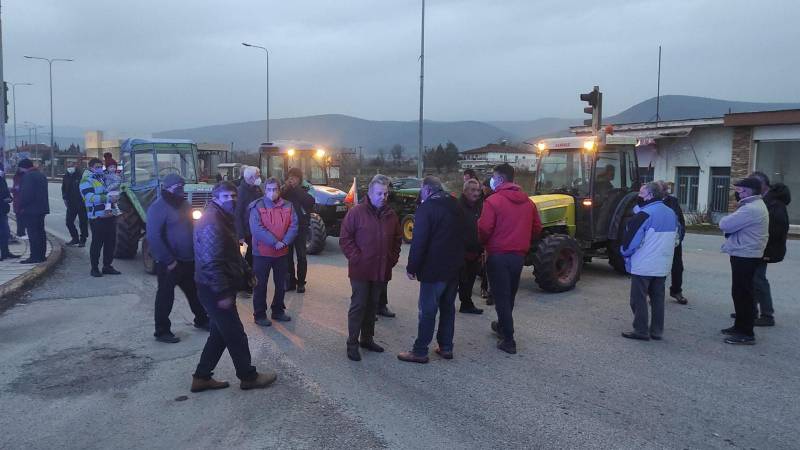 Σύσκεψη αγροτών στο Μακροχώρι για τις ζημιές από τον παγετό