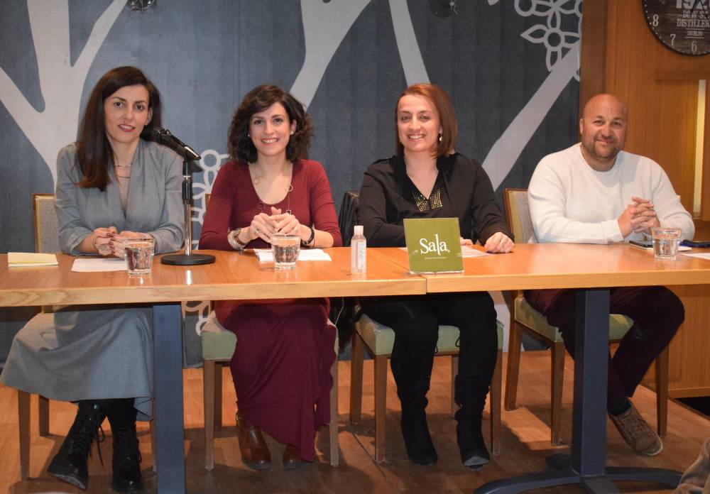 Παρουσιάστηκε το βιβλίο «Βλέμμα Χαμηλά» της Νίκης Κελεσίδου στην Βέροια (φωτογραφίες)