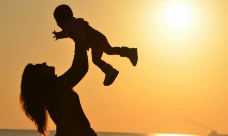 Θεμέλιος λίθος της ελληνικής κοινωνίας, η Μητέρα