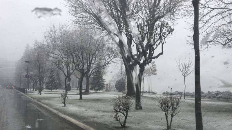 Βέροια: Πέρασε χωρίς να αφήνει προβλήματα το χιόνι – Περιορισμένη η κίνηση στους δρόμους (φωτογραφίες, βίντεο)