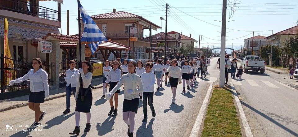 Παρέλαση και κατάθεση στεφάνων στον Άγιο Γεώργιο Ημαθίας