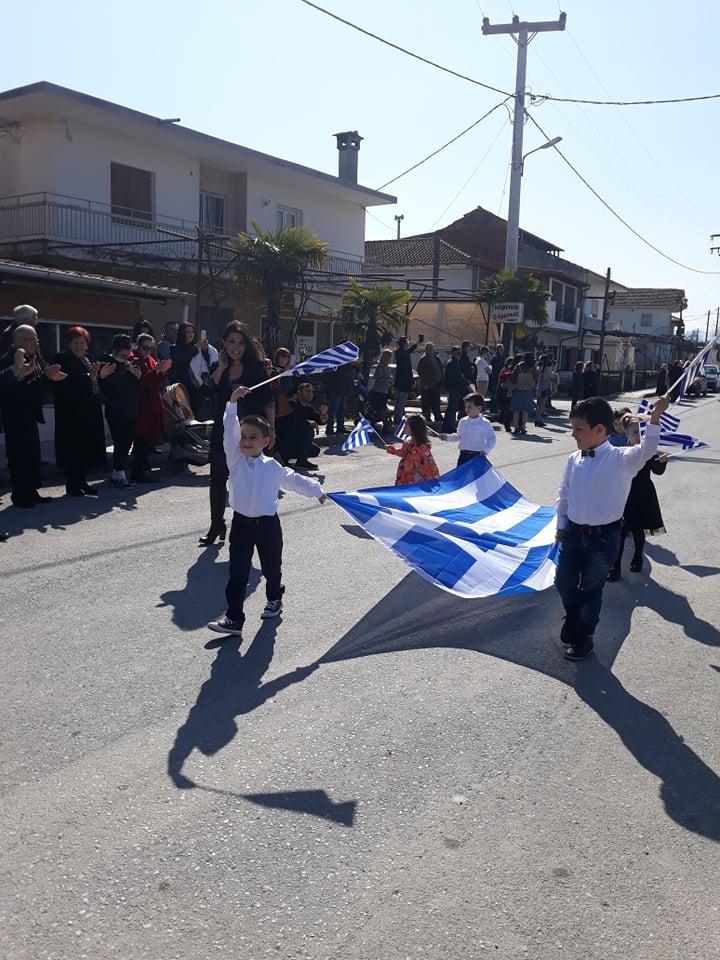 Παρέλαση και κατάθεση στεφάνων στη Νέα Νικομήδεια