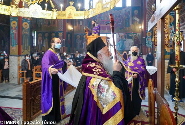 Ο Εσπερινός της Αποκαθηλώσεως στην Αλεξάνδρεια (φωτογραφίες)