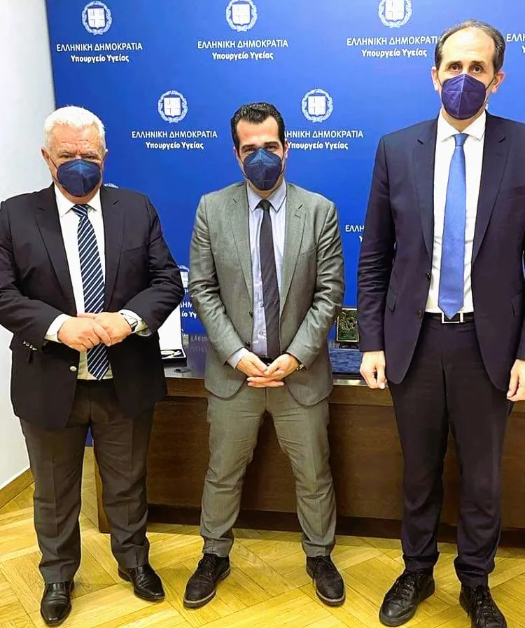 Τα θέματα λειτουργίας του Κέντρου Υγείας Αλεξάνδρειας συζήτησε ο Δήμαρχος με τον Υπουργό Υγείας
